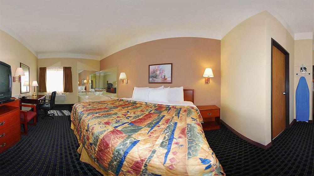 Days By Wyndham St Louis Hotel 2*