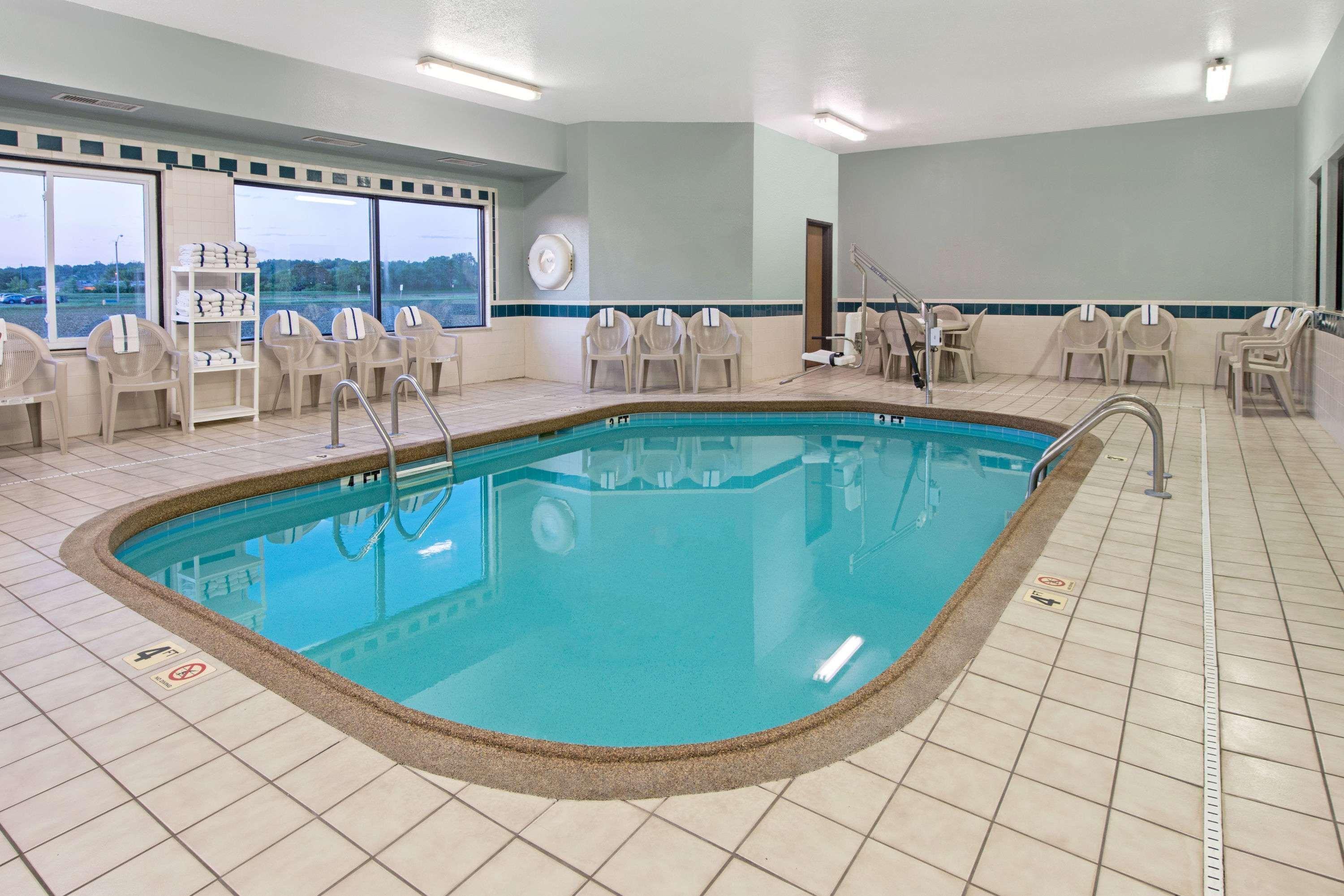 Days By Wyndham St Louis Hotel