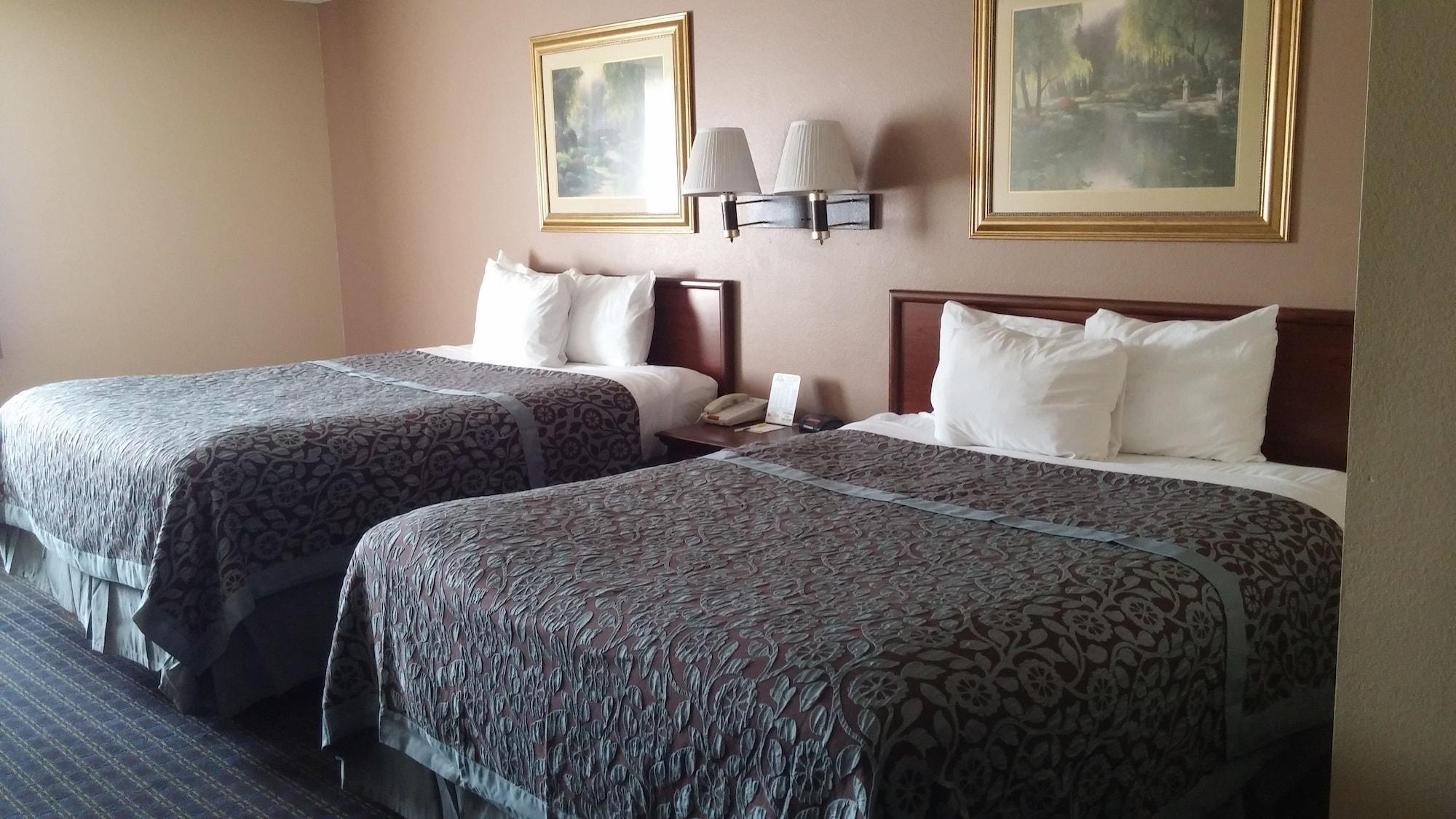 Days By Wyndham St Louis Hotel Collinsville