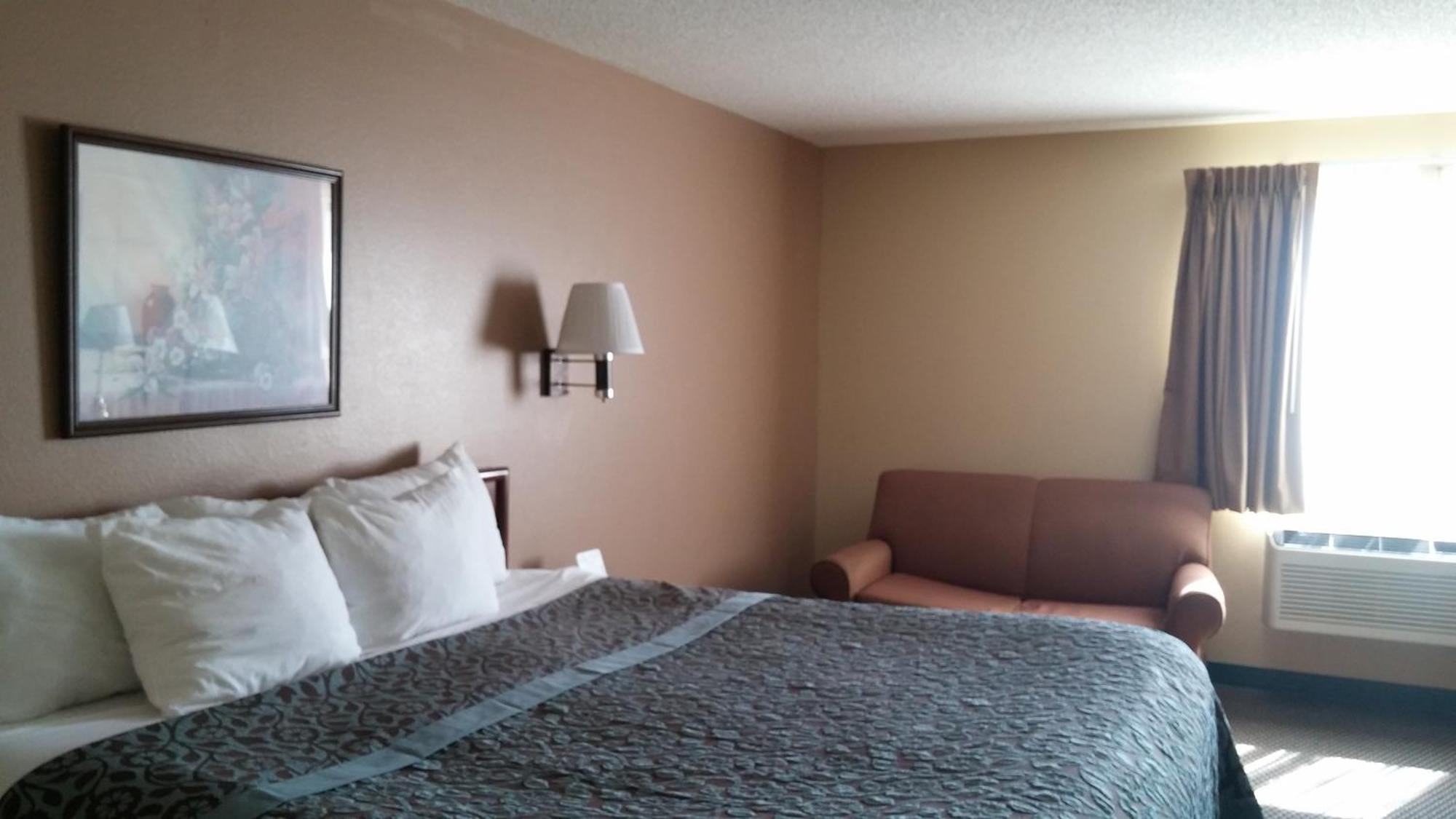 Days By Wyndham St Louis