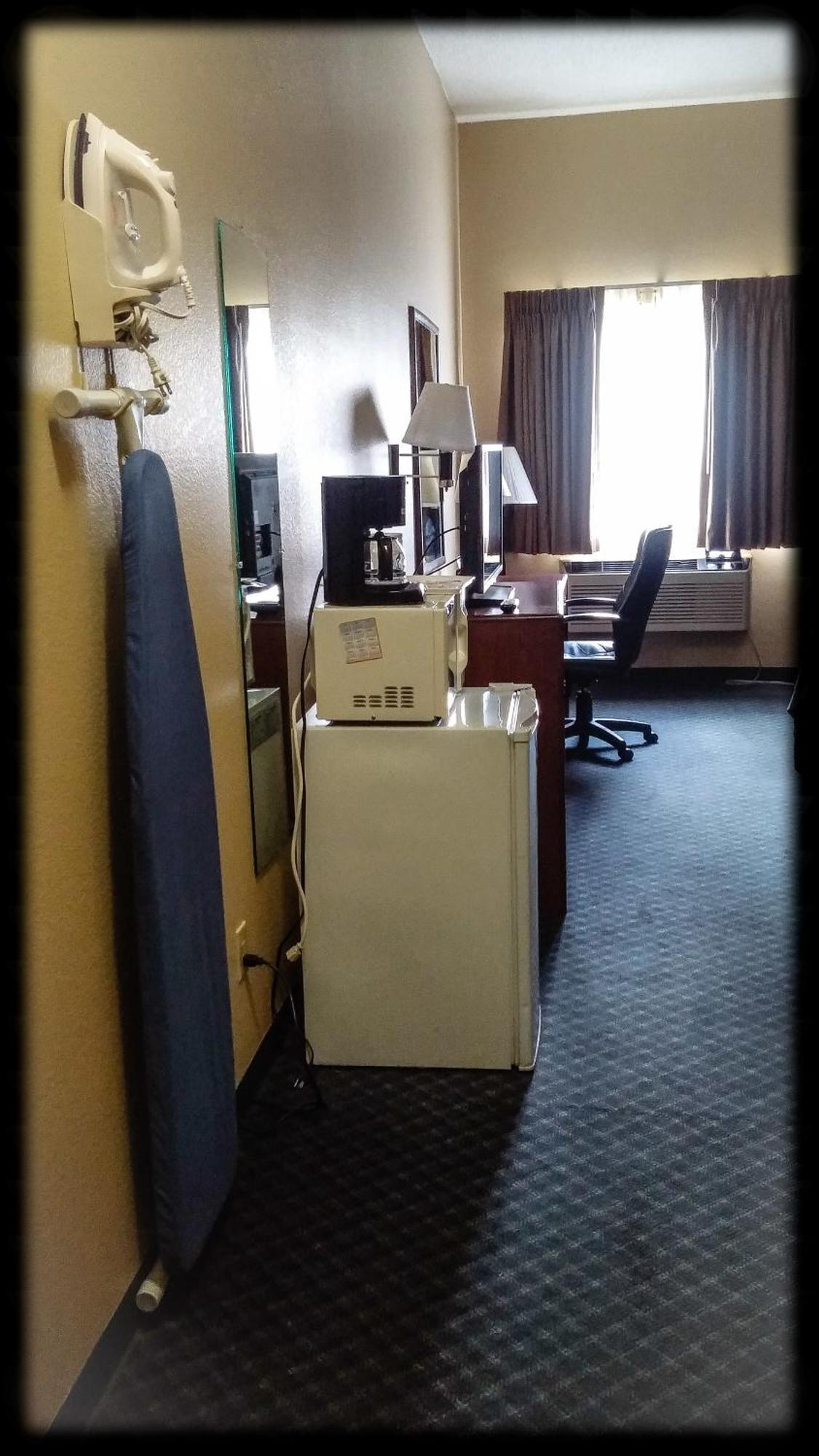 Days By Wyndham St Louis Hotel Collinsville