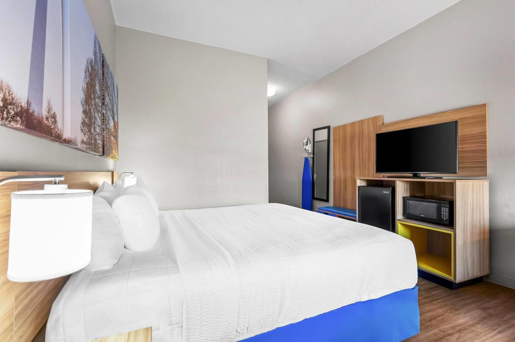 Hotel Days By Wyndham St Louis