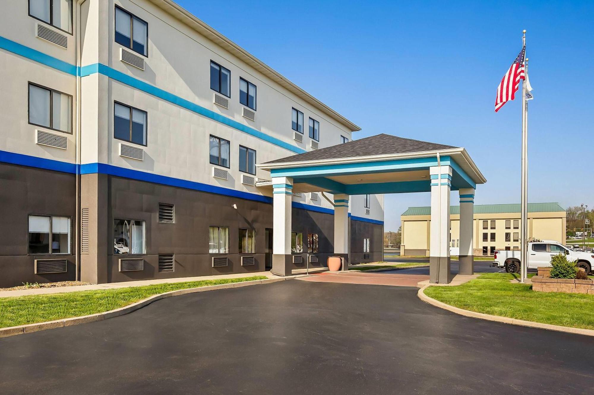 Days By Wyndham St Louis Hotel 2*
