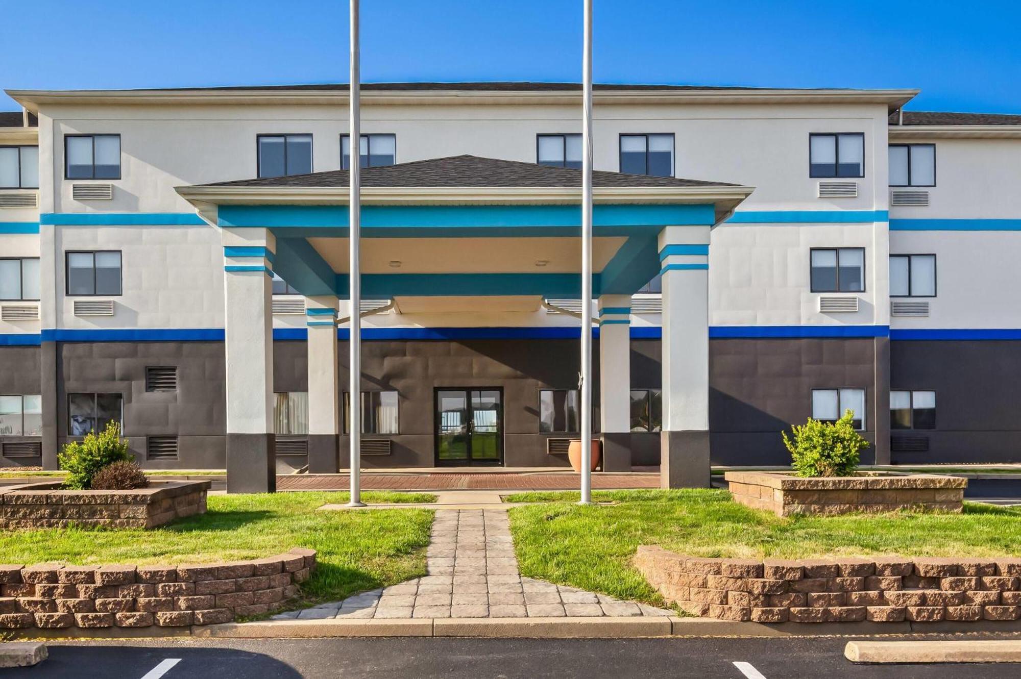 Days By Wyndham St Louis Hotel Collinsville