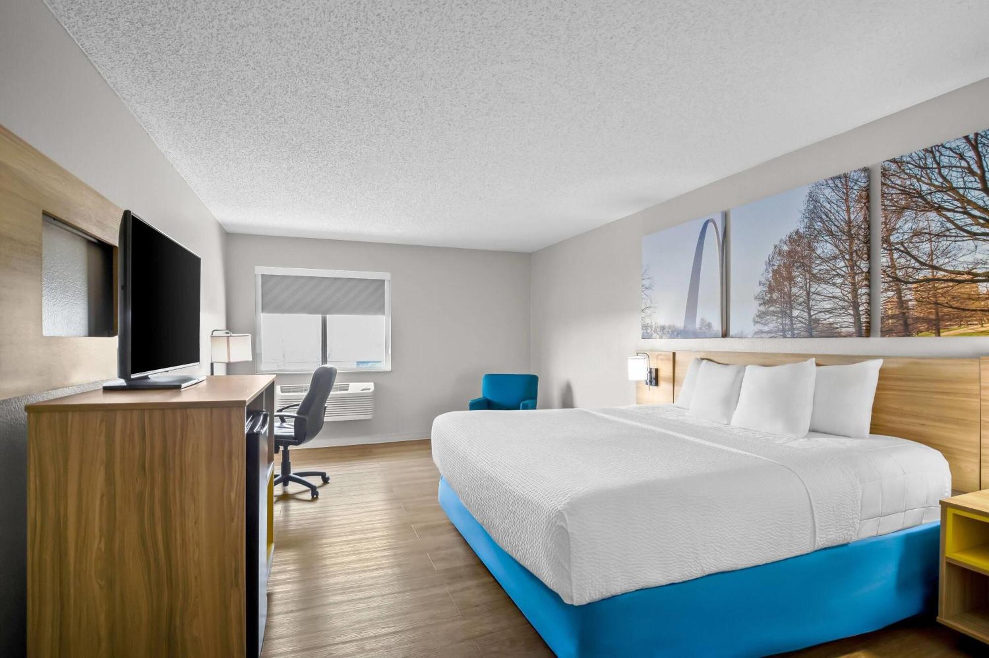 Days By Wyndham St Louis Hotel Collinsville