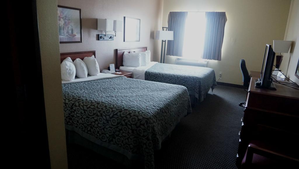 Days By Wyndham St Louis