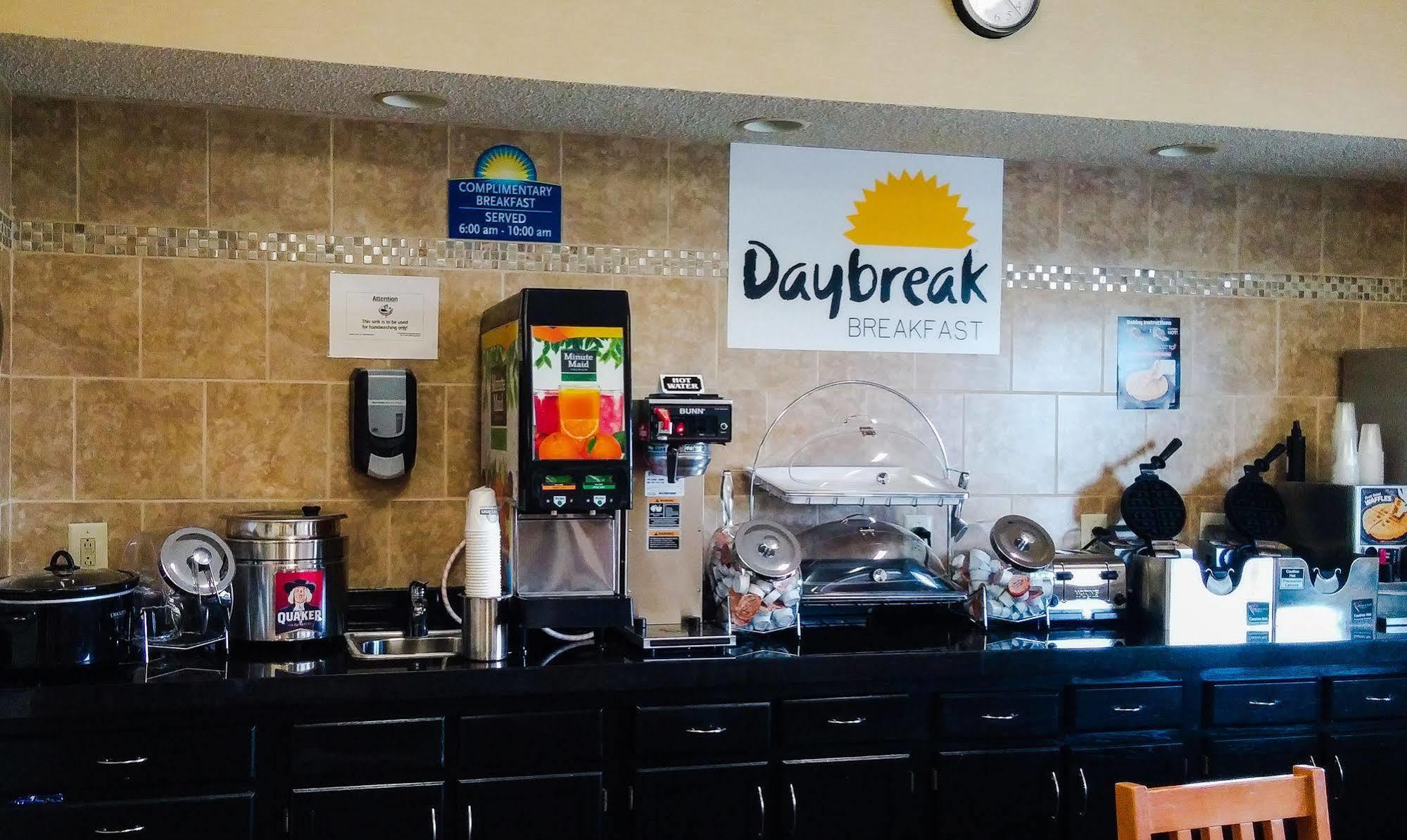 Days By Wyndham St Louis Hotel 2*