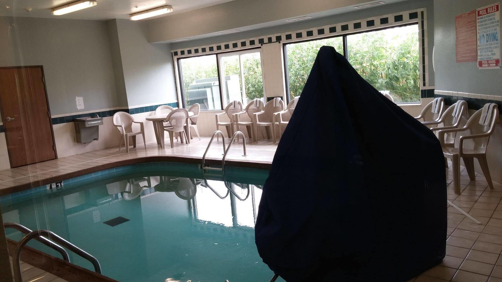 Days By Wyndham St Louis Hotel Collinsville