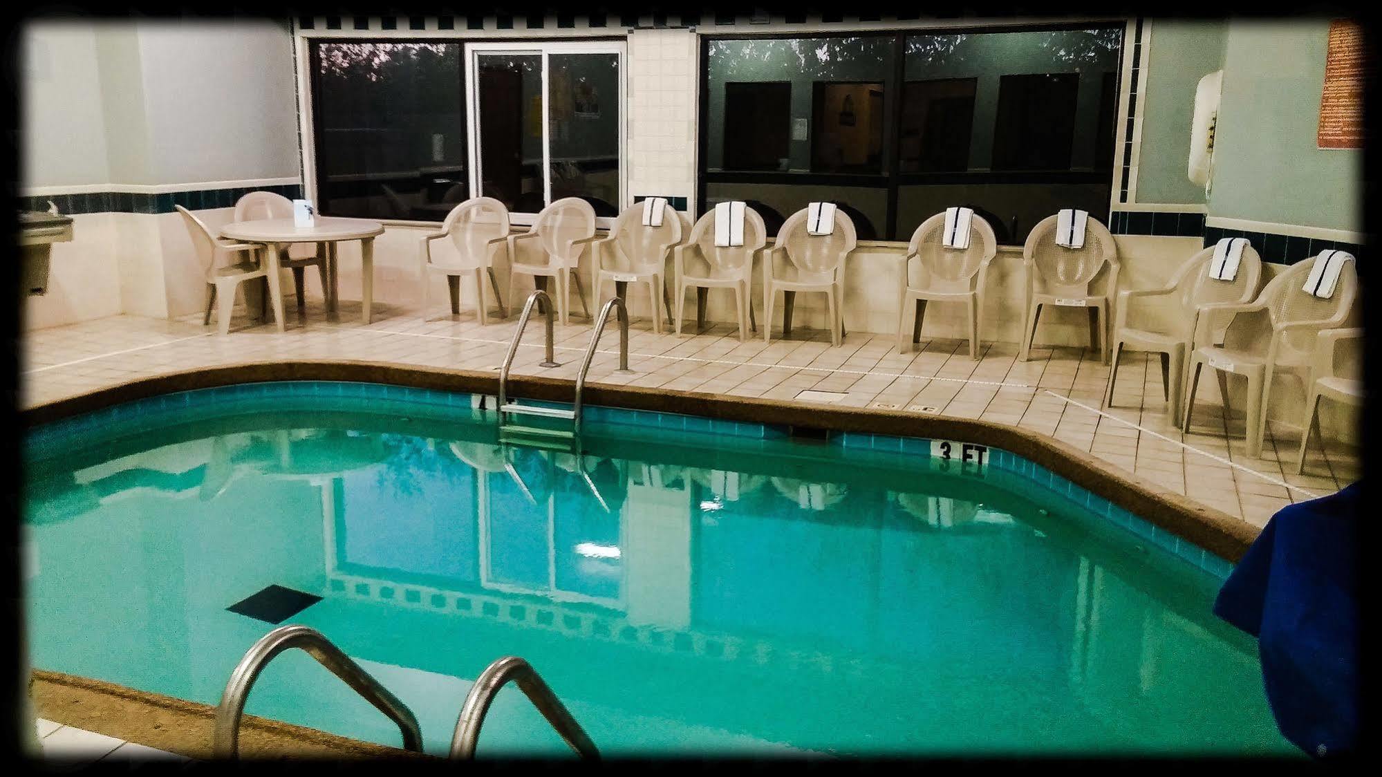 Hotel Days By Wyndham St Louis 2*